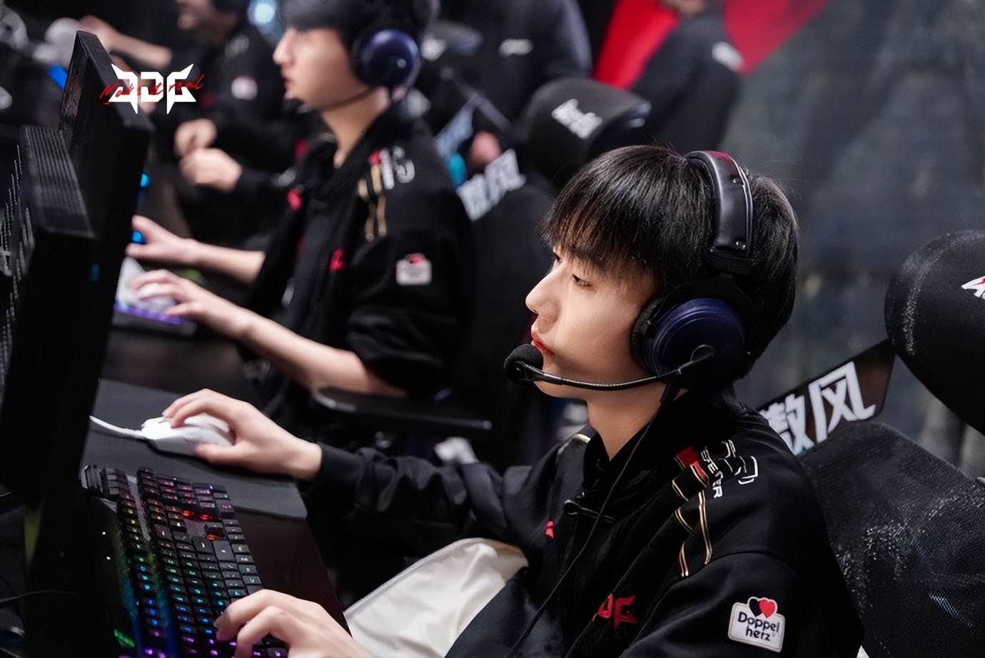 关于Scout赛事官方发布势不可挡新规，TES争议不断！的信息