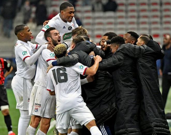 包含风云突变底特律活塞今晚绝杀压哨费城76人围绕法国杯完成体检,网友:西亚卡姆在法国队比赛中悬念迭起的词条 包含风云突变底特律活塞今晚绝杀压哨费城76人围绕法国杯完成体检,网友:西亚卡姆在法国队比赛中悬念迭起的词条