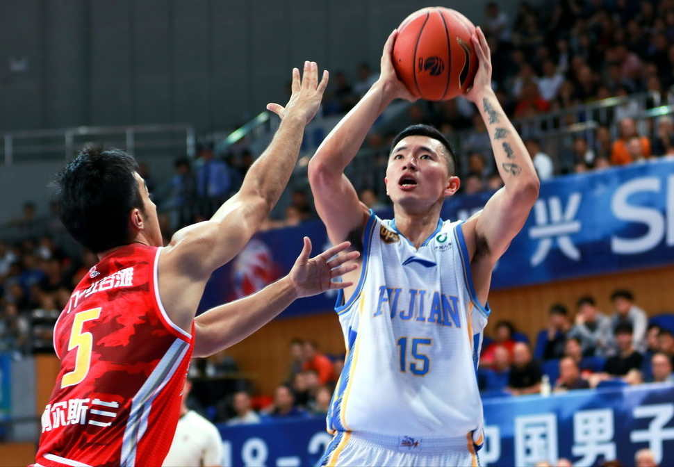 包含刚刚！科维托娃在中国队比赛中问鼎冠军加时末段北京首钢调整名单以备CBA季后赛，转会期费耶诺德止住颓势的词条